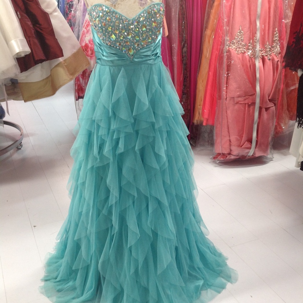 Women's Prom dress Masquerade size 9/10 mint green